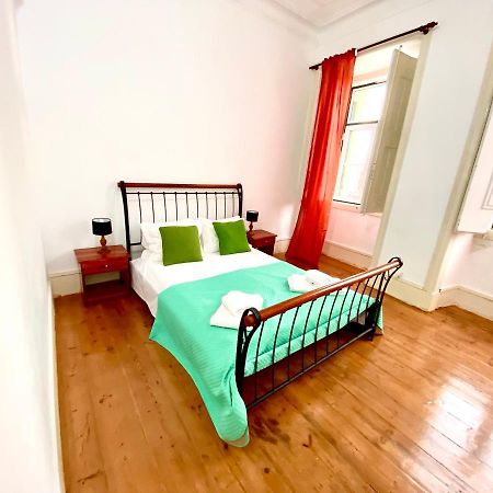 Artdeco Chiado 4 - Large Comfortable Double Room With Shared Bathroom Lisboa Dış mekan fotoğraf
