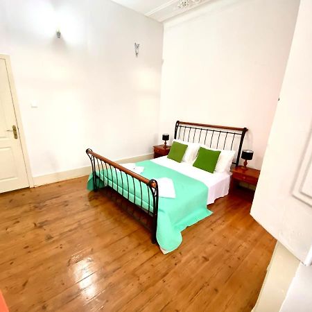 Artdeco Chiado 4 - Large Comfortable Double Room With Shared Bathroom Lisboa Dış mekan fotoğraf