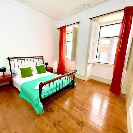 Artdeco Chiado 4 - Large Comfortable Double Room With Shared Bathroom Lisboa Dış mekan fotoğraf