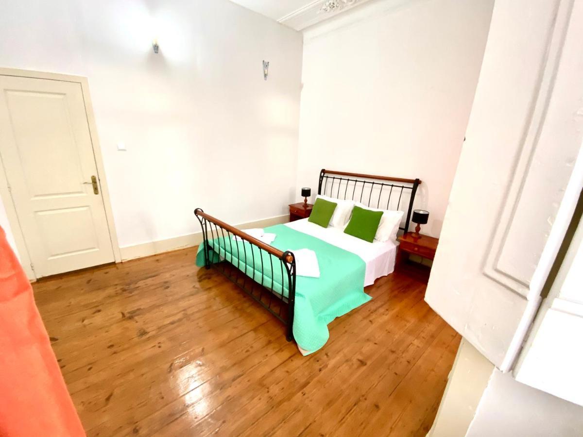 Artdeco Chiado 4 - Large Comfortable Double Room With Shared Bathroom Lisboa Dış mekan fotoğraf