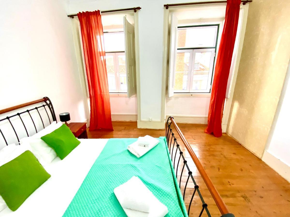 Artdeco Chiado 4 - Large Comfortable Double Room With Shared Bathroom Lisboa Dış mekan fotoğraf